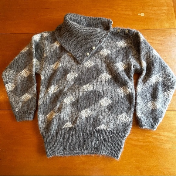 Banshee vintage diamond O’Hare blend cream and gray geometric cozy roll sweater - Picture 1 of 10